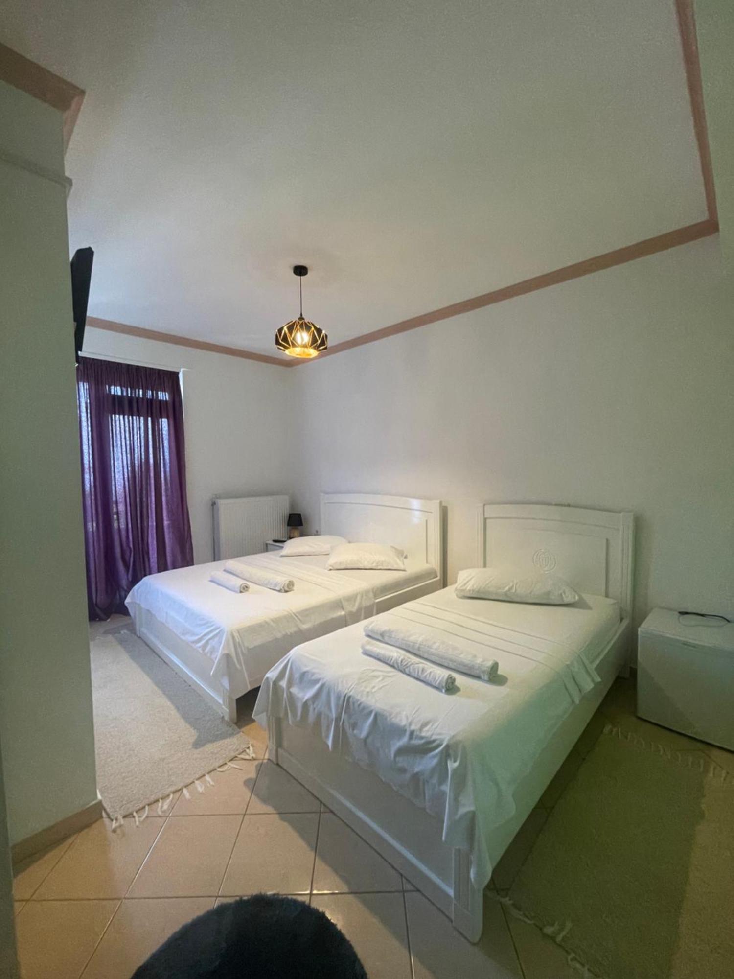 Hotel Vila Toska Piskupat Exterior photo